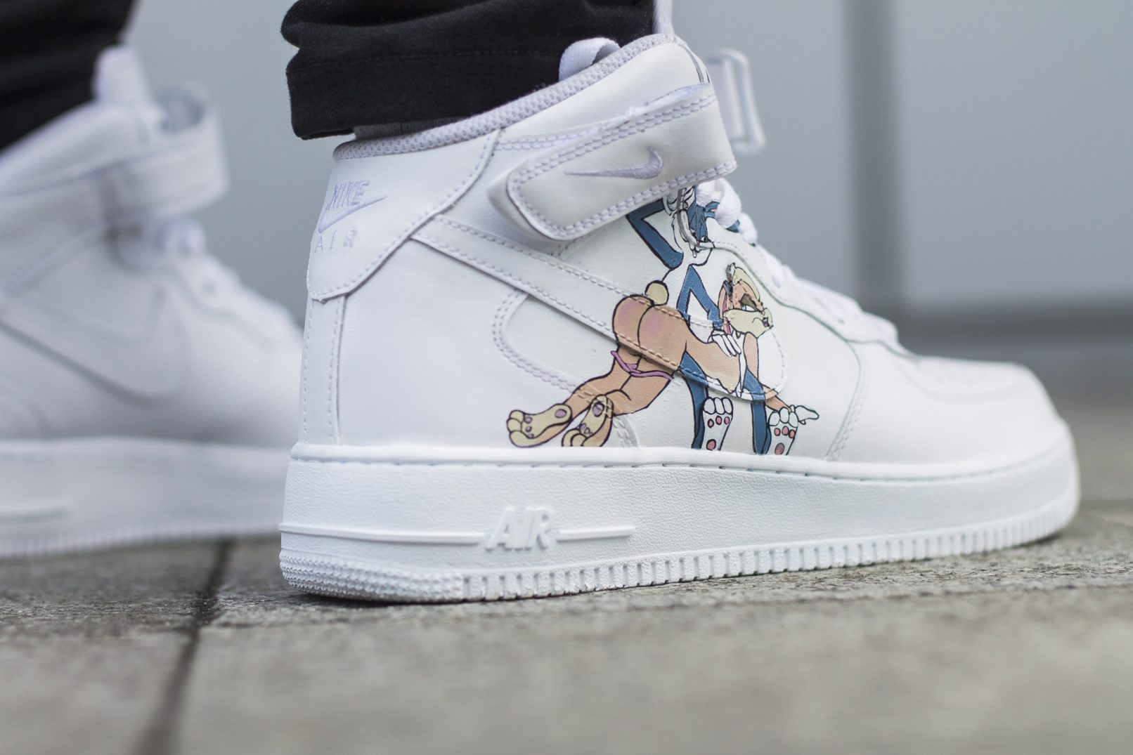 af 1 looney tunes