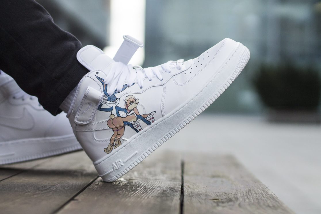 looney toon nike shoes