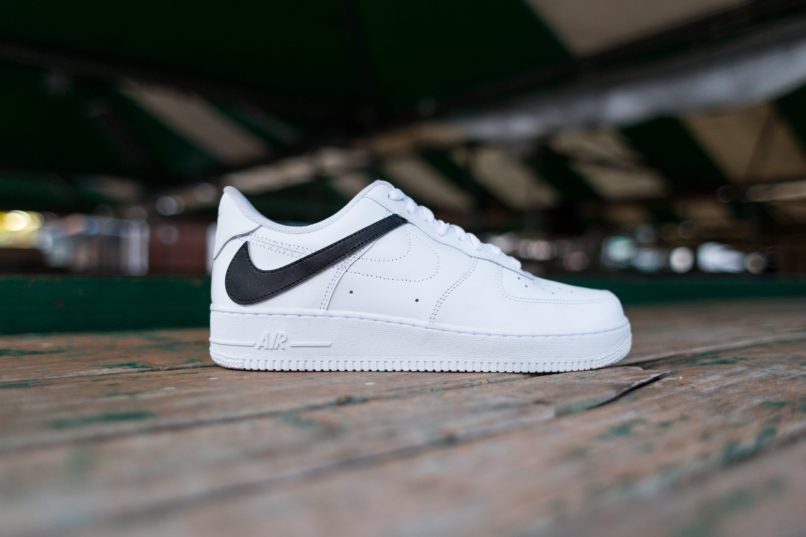 nike shoes reverse swoosh